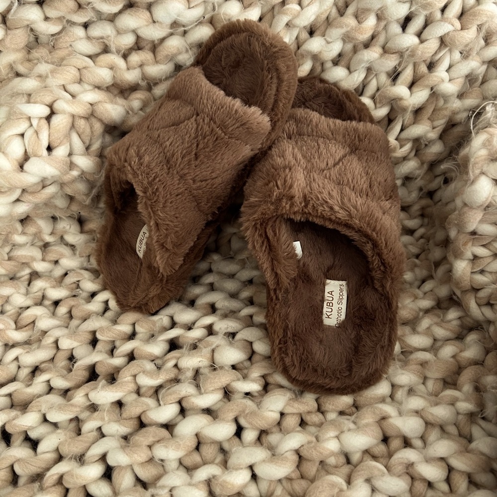 KUBUA Slippers, great condition, size 7